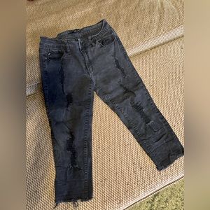 Kancan cropped jeans.
